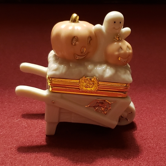 Lenox Other - Halloween Hayride Treasure Box n Charm